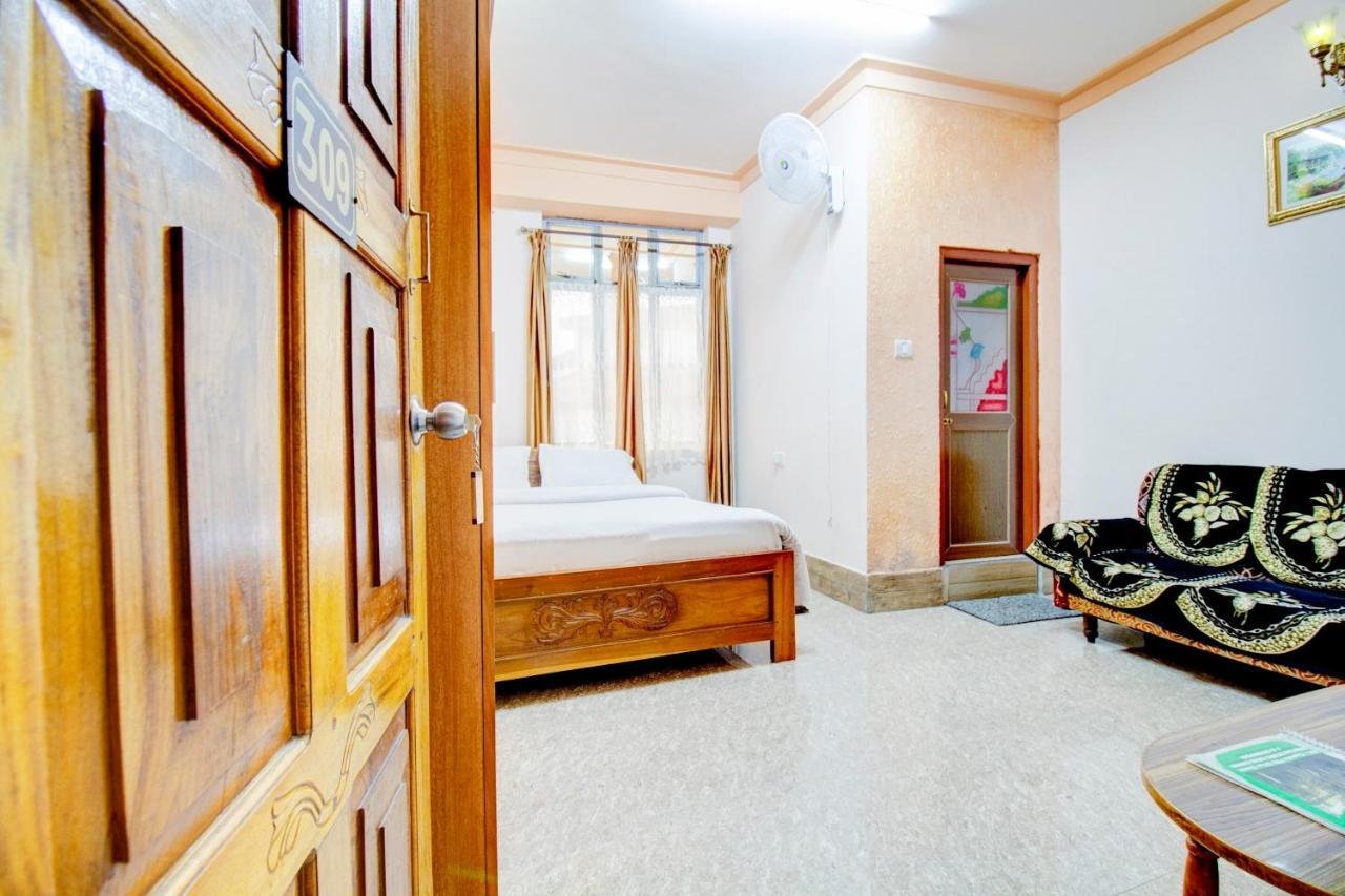 Capital O 79144 Coniferous Resort Çerapunçi Dış mekan fotoğraf