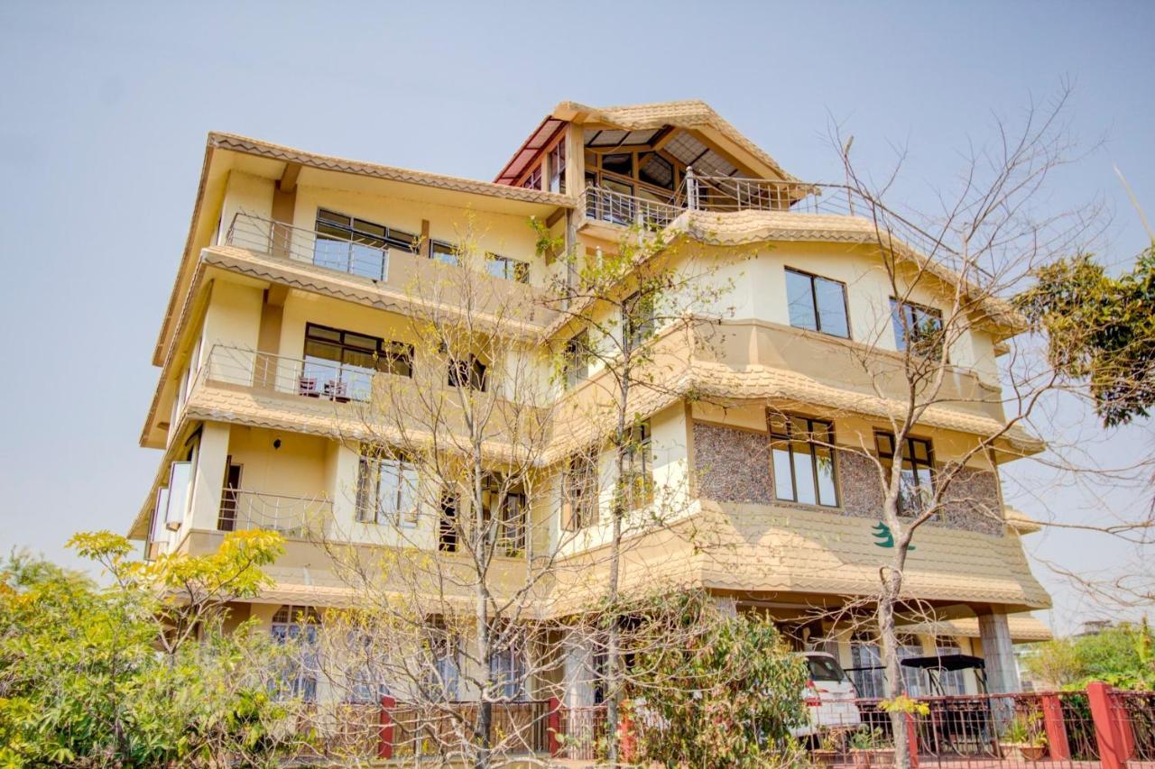 Capital O 79144 Coniferous Resort Çerapunçi Dış mekan fotoğraf